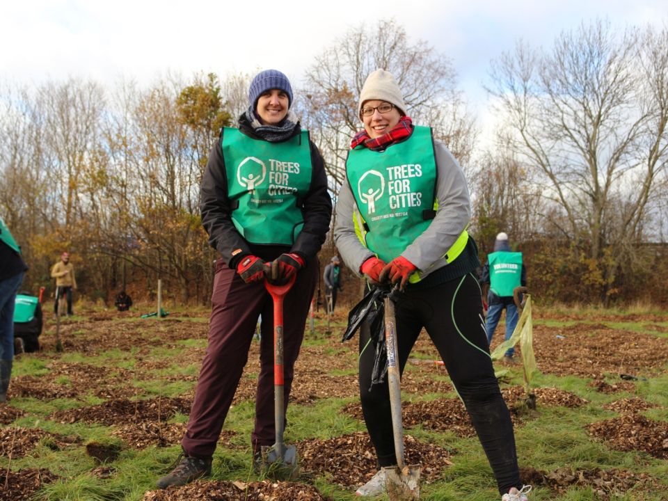 LONDON: Planting Day at Clayhall Park